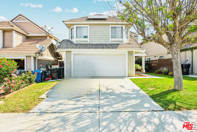 16230 Trailwinds Drive, Fontana CA: https://media.crmls.org/mediaz/359a77f5-a990-4110-bd9c-2b02c29a7b5a.jpg