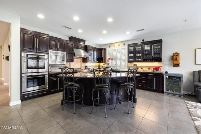 1504 Arroyo View Street, Newbury Park CA: https://media.crmls.org/mediaz/359b021b-ed59-4e30-a711-0999c3da263e.jpg