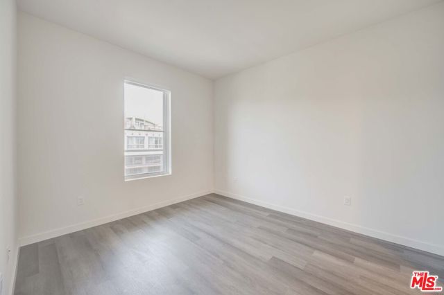 160 S Ventura Avenue, Ventura CA: https://media.crmls.org/mediaz/359b2e7b-0d99-4c0f-baf8-e01358b86720.jpg