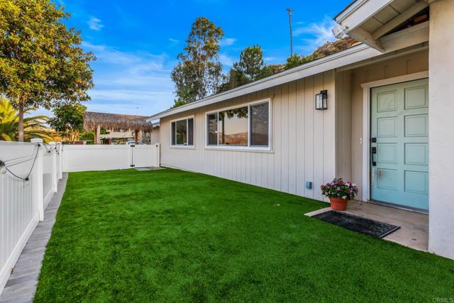 Detail Gallery Image 6 of 30 For 10906 Serena Ln, Lakeside,  CA 92040 - 4 Beds | 2 Baths