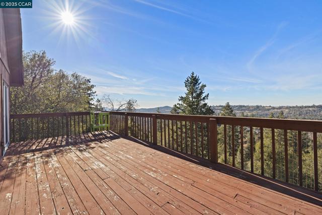 18957 Stag Circle, Tuolumne CA: https://media.crmls.org/mediaz/359bc395-e50f-48e3-9b2f-f0d727639b04.jpg