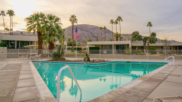 472 Sandpiper Street, Palm Desert CA: https://media.crmls.org/mediaz/359c1f2a-69e6-4503-94ed-78e76c1456b9.jpg