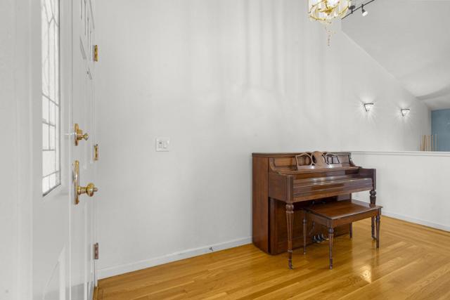 5387 King Estates Court, San Jose CA: https://media.crmls.org/mediaz/359ca78e-623a-4390-b6c1-61c68b2b4744.jpg