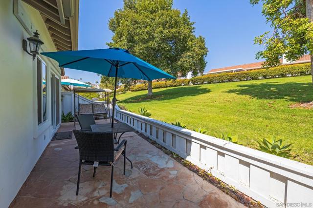 4676 Barcelona Way, Oceanside CA: https://media.crmls.org/mediaz/359d7926-4143-40d1-9673-10ded612a8e0.jpg