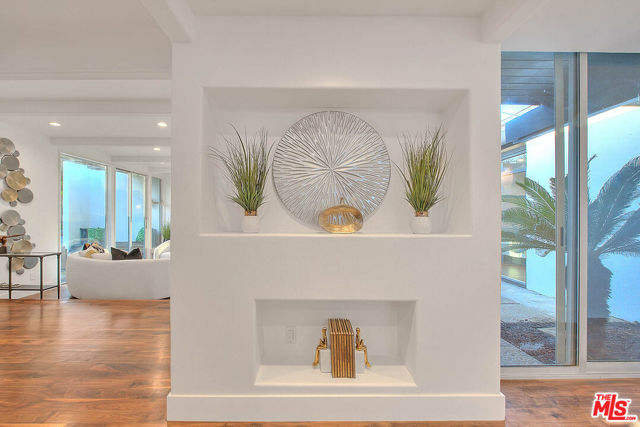 3804 Duray Place, Los Angeles CA: https://media.crmls.org/mediaz/359d8eb9-4fd6-4a22-9e97-80d3ce99d977.jpg