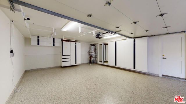 642 Hermosa Avenue, Hermosa Beach CA: https://media.crmls.org/mediaz/359d9fba-26ef-4298-8756-8636d752f9fa.jpg