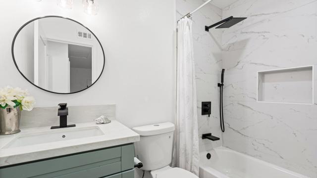 Detail Gallery Image 15 of 23 For 7833 Camino Huerta, San Diego,  CA 92122 - 2 Beds | 1 Baths