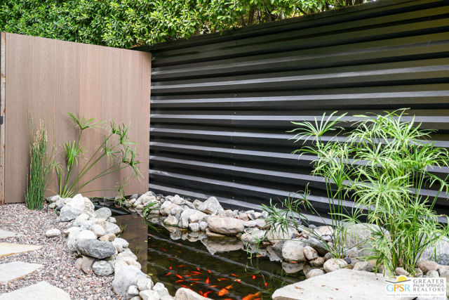 588 E San Lorenzo Road, Palm Springs CA: https://media.crmls.org/mediaz/359f0c52-ee00-4eb7-88de-8647c05bb3b5.jpg