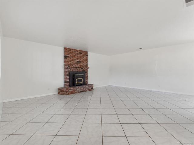 1621 Lilac, Ramona CA: https://media.crmls.org/mediaz/359f3691-4551-488b-beff-7a06d9f40a21.jpg