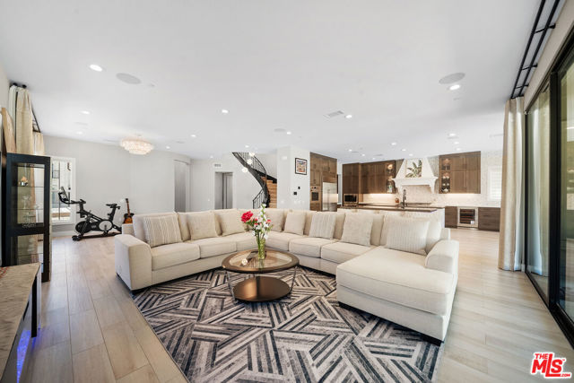 20517 W Deer Grass Court, Porter Ranch CA: https://media.crmls.org/mediaz/359f78c3-6faf-441b-8d47-81d2f85781bb.jpg