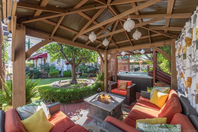625 4th Street, Coronado CA: https://media.crmls.org/mediaz/359f8696-fc01-4758-8150-cdc9193f3359.jpg