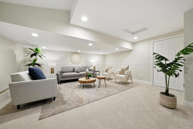 4957 New Compton Court, San Jose CA: https://media.crmls.org/mediaz/359fc391-e90a-412c-8870-c702bbaa5fc9.jpg