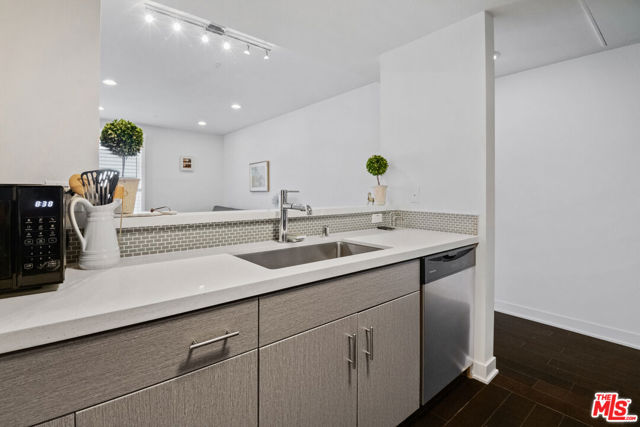 436 S Virgil Avenue, Los Angeles CA: https://media.crmls.org/mediaz/359ff5fa-3a28-48a0-9c5b-6213c5302e90.jpg