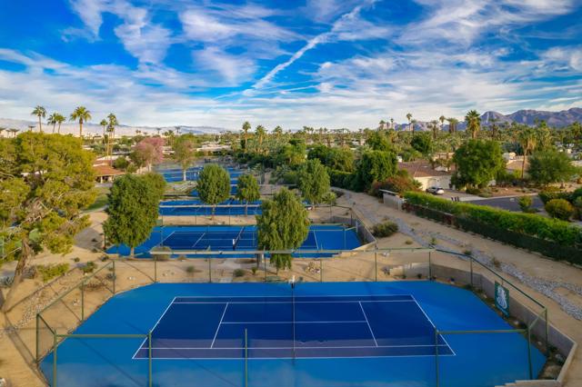 13 Duke Drive, Rancho Mirage CA: https://media.crmls.org/mediaz/35a05911-1254-46b0-a7b1-8e0776df0eb4.jpg