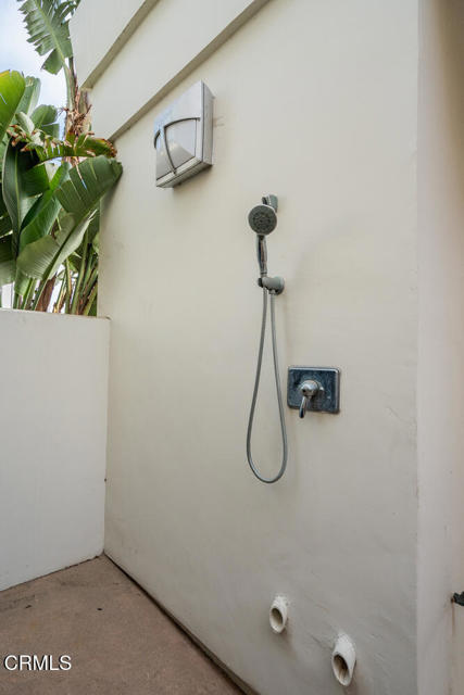 3300 Ocean Drive, Oxnard CA: https://media.crmls.org/mediaz/35a0849c-f32f-4092-84c7-61d9e10f0f3c.jpg