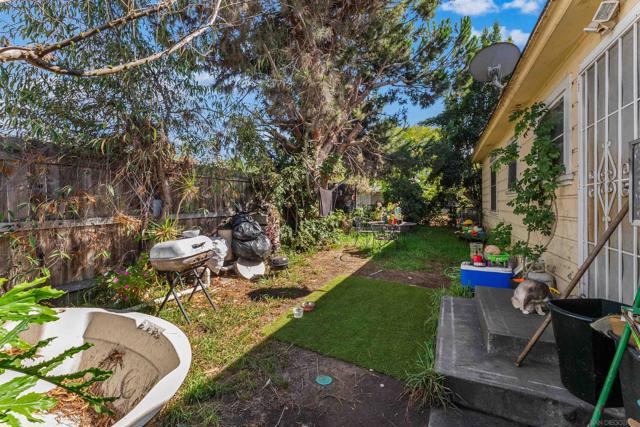 2673 Massachusetts Ave, Lemon Grove CA: https://media.crmls.org/mediaz/35a087c2-9362-4729-be24-fe7616cd5612.jpg
