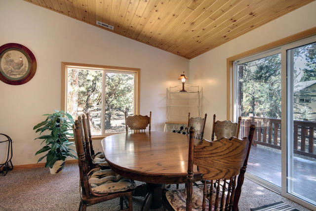 1769 Cascade Road, Big Bear CA: https://media.crmls.org/mediaz/35a13efe-b14c-4149-8daa-dffdfcb65d2c.jpg
