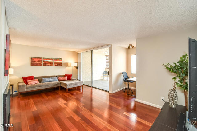Detail Gallery Image 4 of 35 For 65 N Allen Ave #205,  Pasadena,  CA 91106 - 2 Beds | 2 Baths