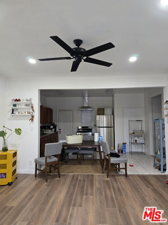 1414 S Wilton Place, Los Angeles CA: https://media.crmls.org/mediaz/35a24e97-3a05-483f-b13c-54fca736a08a.jpg