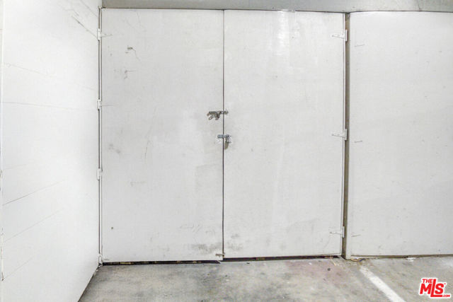 23401 Park Sorrento, Calabasas CA: https://media.crmls.org/mediaz/35a27ec1-ceb0-4ac6-ae14-9089624c33d1.jpg