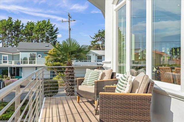 433 Seaview Drive, Aptos CA: https://media.crmls.org/mediaz/35a2866f-591f-4cda-bc04-63001da38660.jpg