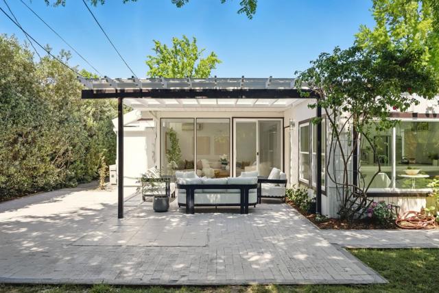 747 De Soto Drive, Palo Alto CA: https://media.crmls.org/mediaz/35a2ec84-654f-4365-bfb8-d4fef5108c13.jpg