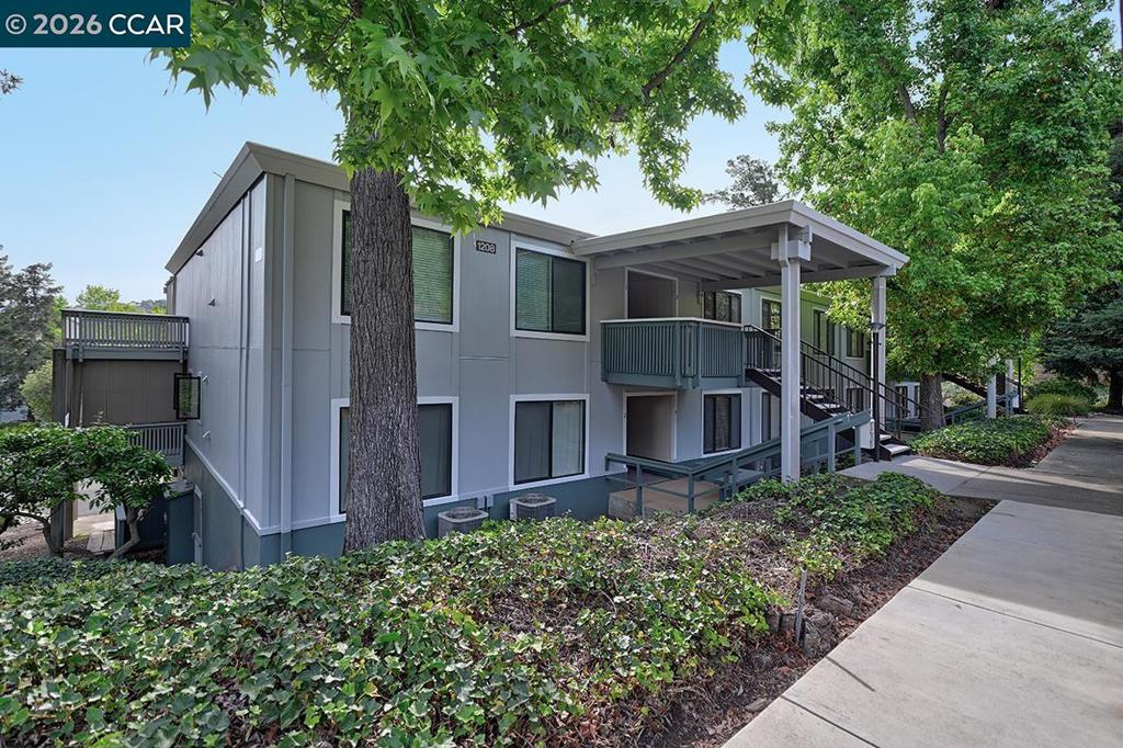 1208 Rockledge Ln #3