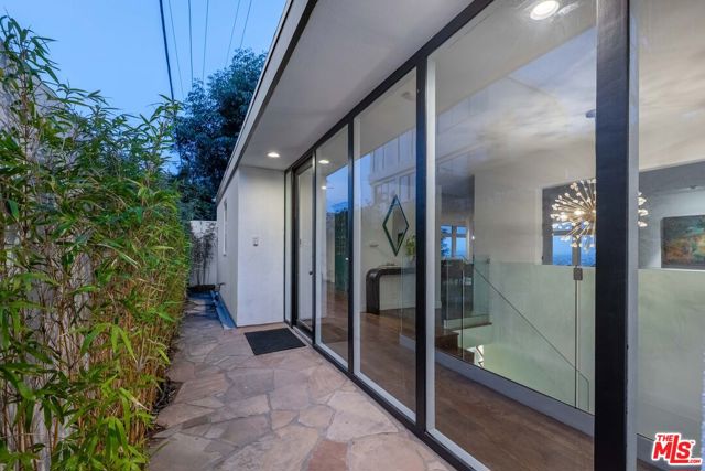 8450 Carlton Way, Los Angeles CA: https://media.crmls.org/mediaz/35a345c1-2605-4e2b-b00b-cc3321da42a3.jpg