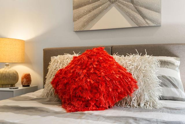877 E Arenas Road, Palm Springs CA: https://media.crmls.org/mediaz/35a38f19-76ca-4ed3-923f-ee7d641426be.jpg