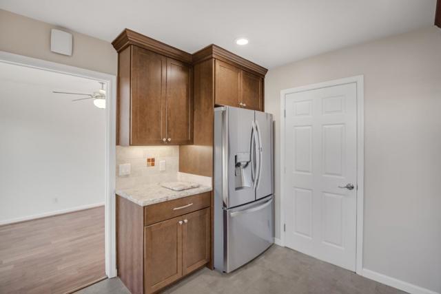 14011403 Cary Avenue, San Mateo CA: https://media.crmls.org/mediaz/35a472ce-e7cc-4963-ad52-53c3712eb30e.jpg