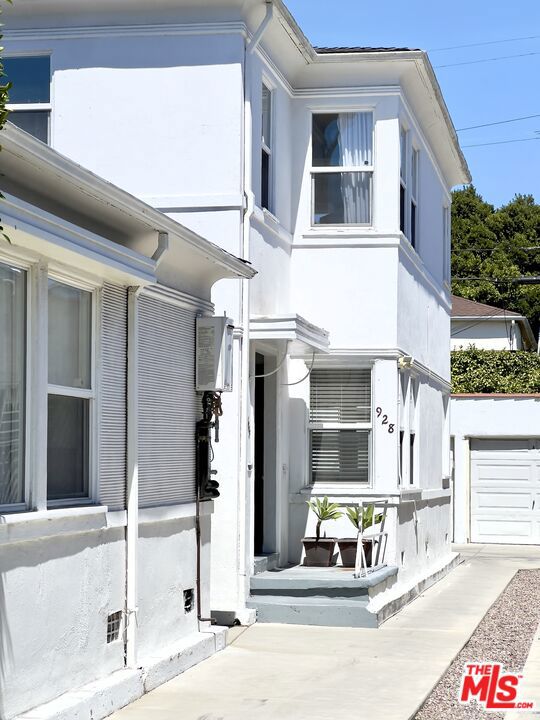 926 S Holt Avenue #928