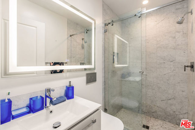 811 N Norman Place, Los Angeles CA: https://media.crmls.org/mediaz/35a509e5-6719-4200-930c-f86be928c403.jpg