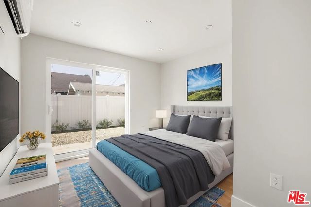 714 W 41st Place, Los Angeles CA: https://media.crmls.org/mediaz/35a53560-d20a-42a1-b983-b04a76724ad8.jpg