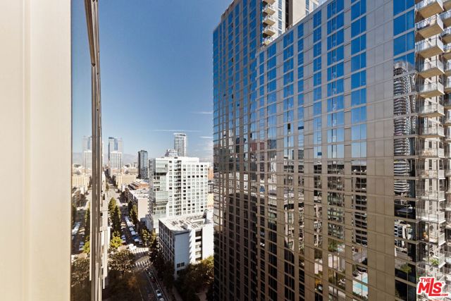 1155 S Grand Avenue, Los Angeles CA: https://media.crmls.org/mediaz/35a59575-fa9c-424b-a43e-ed650ddb294b.jpg