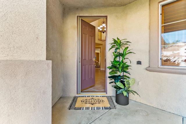 Detail Gallery Image 2 of 36 For 33360 Barrington, Temecula,  CA 92592 - 5 Beds | 3 Baths