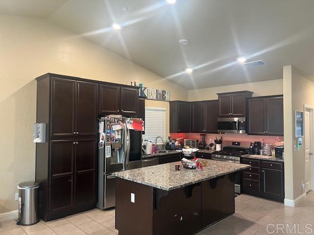 Detail Gallery Image 4 of 12 For 1170 Fire Fall Ave, Lemoore,  CA 93245 - 4 Beds | 2 Baths