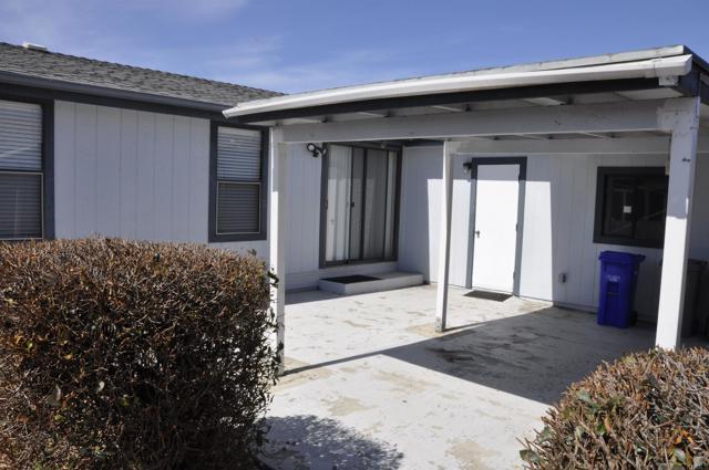 635 Via Costa Rica, Vista CA: https://media.crmls.org/mediaz/35a69e26-6550-4422-b466-489d1ae9404b.jpg