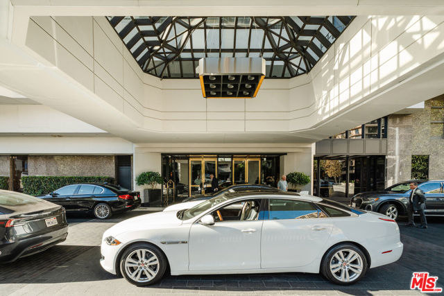 10601 Wilshire Boulevard, Los Angeles CA: https://media.crmls.org/mediaz/35a6e802-b424-4eaa-876a-64cb288b6a9a.jpg