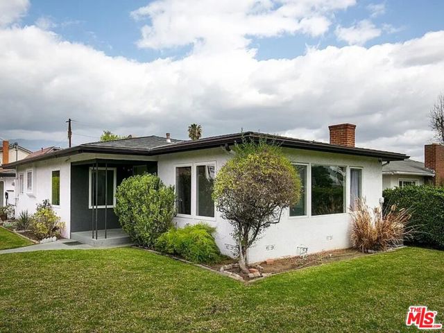 6302 N San Gabriel Boulevard, San Gabriel CA: https://media.crmls.org/mediaz/35a78780-5ea4-44bd-8d9e-872744aacdaf.jpg