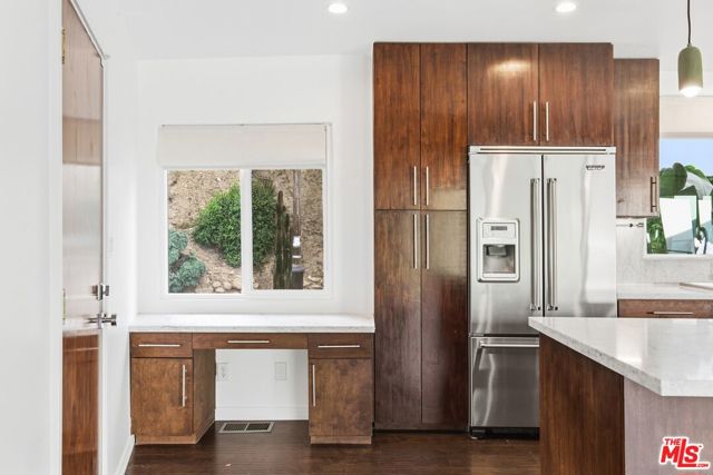 3476 Troy Drive, Los Angeles CA: https://media.crmls.org/mediaz/35a78ff4-7998-43f7-a3c0-1de2834e88e2.jpg