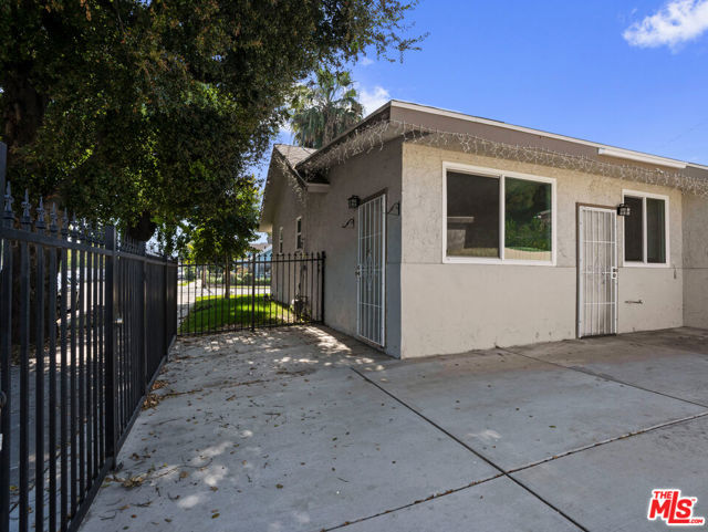 891 E 6th Street, Pomona CA: https://media.crmls.org/mediaz/35a7b16a-8999-4446-8b0c-97fa61530cd6.jpg