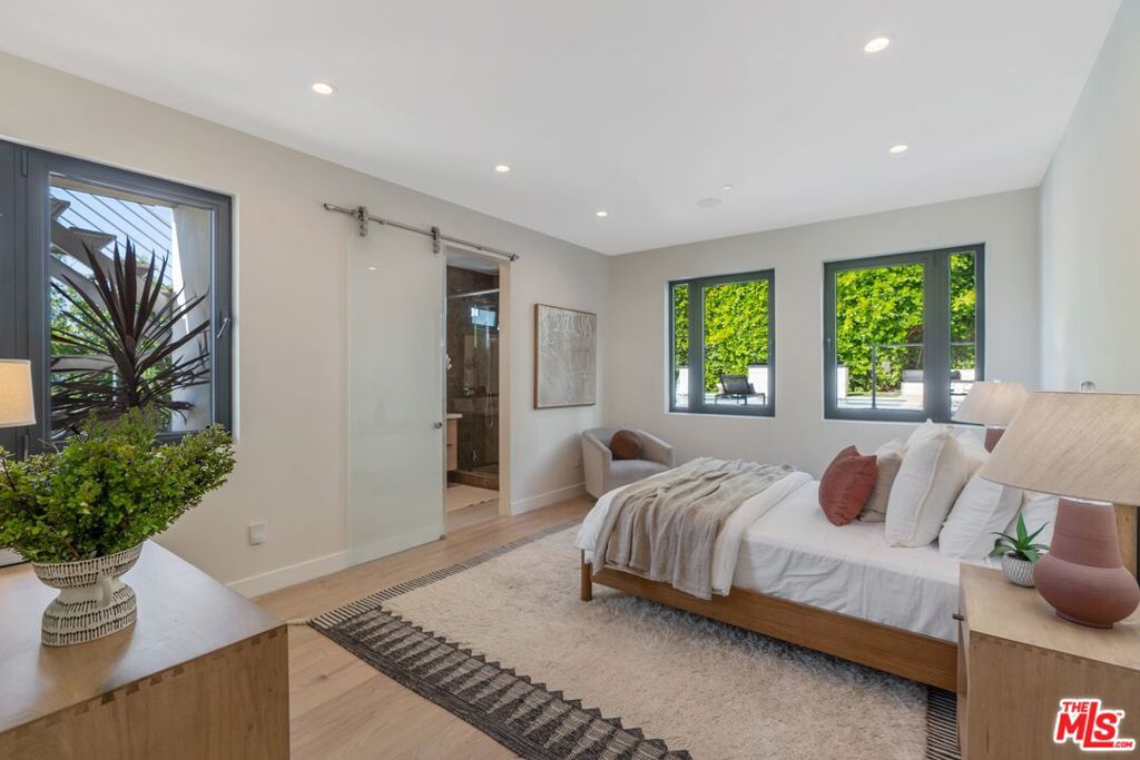 3768 Berry DriveStudio City img 14