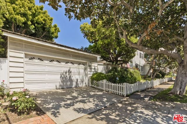 1001 Iliff Street, Pacific Palisades, California 90272, 5 Bedrooms Bedrooms, ,2 BathroomsBathrooms,Single Family Residence,For Sale,Iliff,24412083