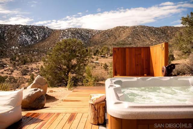 48311 Burns Canyon Rd, Pioneertown CA: https://media.crmls.org/mediaz/35a8cd12-02f2-45ee-a41a-063736cbaa3c.jpg