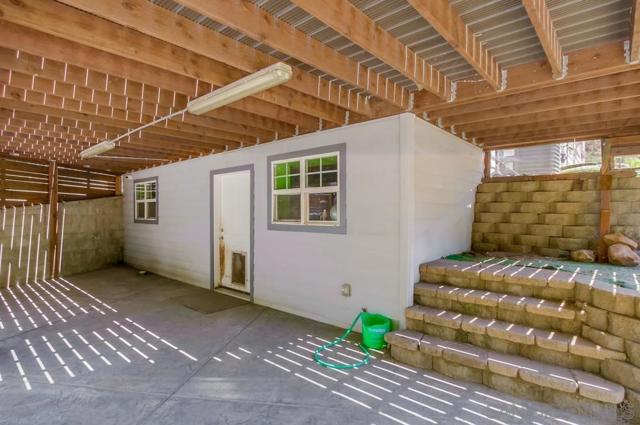 210 Frances Dr, El Cajon CA: https://media.crmls.org/mediaz/35aa2996-f3a4-4a56-a624-a57e5b3f7e11.jpg