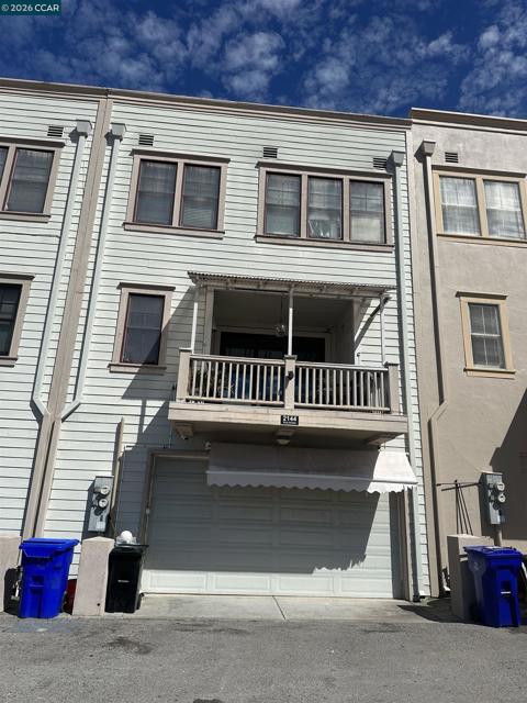 Image 5 of 30 For 2144 Railroad Ave