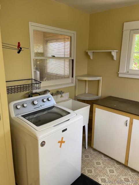 270 Madrona Street, Chula Vista CA: https://media.crmls.org/mediaz/35aa7668-8bc8-4efc-aa37-98658acc983e.jpg