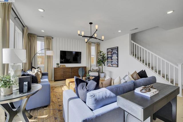 319 W Calabria Drive, Mountain House CA: https://media.crmls.org/mediaz/35aa9adc-965d-40d5-9234-69928f03219a.jpg