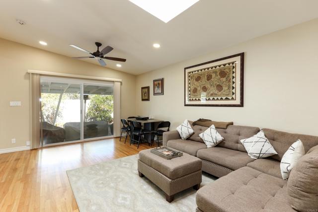 Detail Gallery Image 7 of 34 For 8892 Hoffing Ave, San Diego,  CA 92123 - 4 Beds | 2 Baths