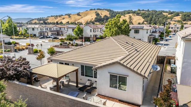 1798 Rosemary Drive, Gilroy CA: https://media.crmls.org/mediaz/35ab0cf0-425a-4c07-91c5-ab8a3df2db54.jpg